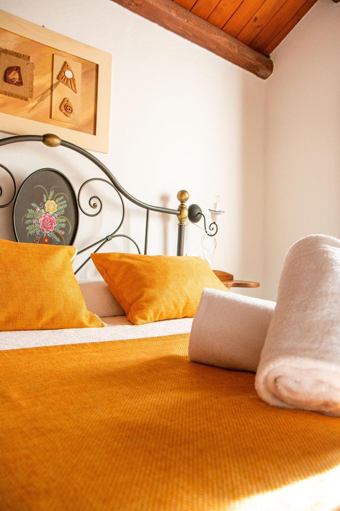 S'Ammentu House Hotel Боза Екстериор снимка