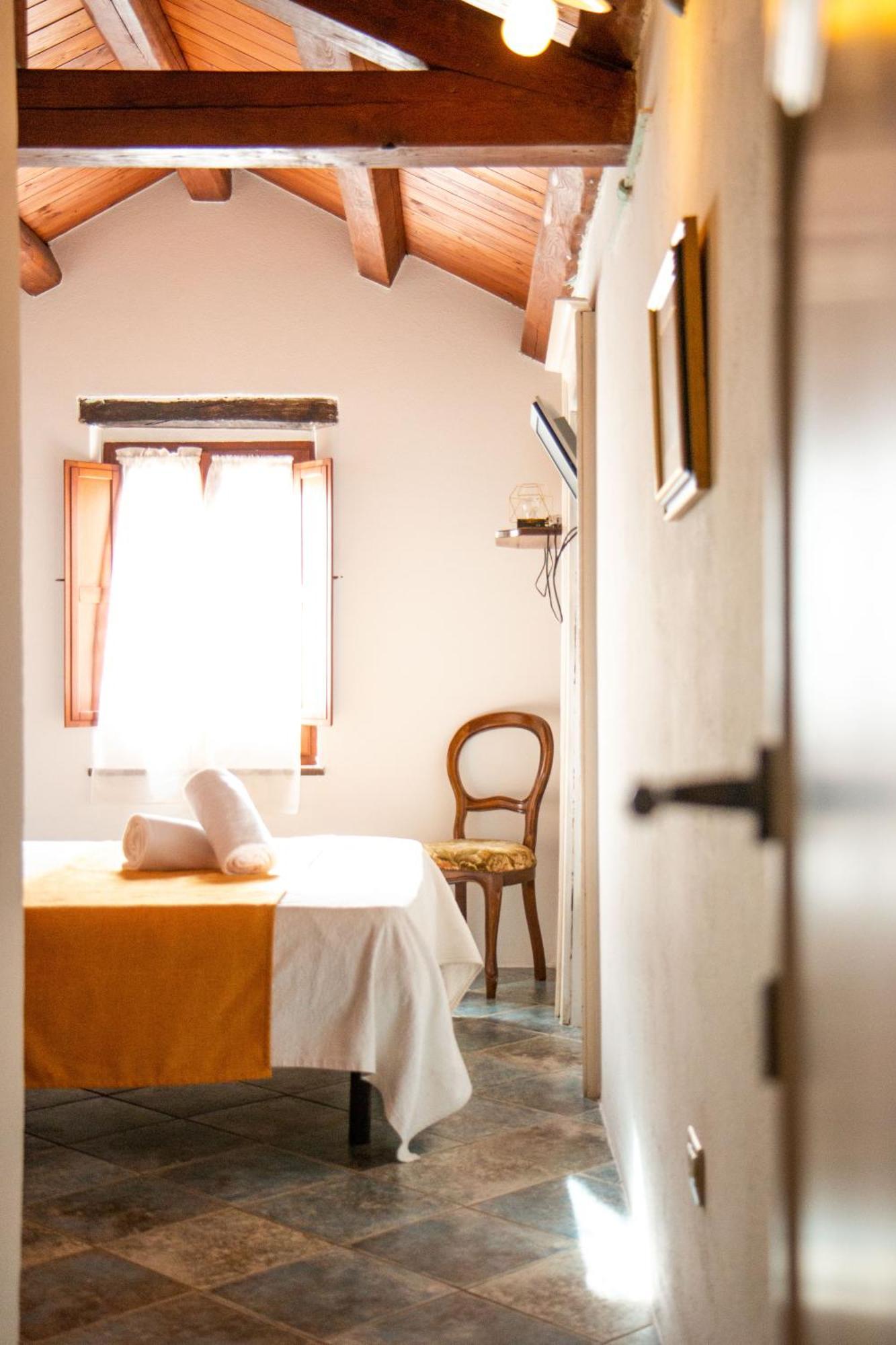 S'Ammentu House Hotel Боза Екстериор снимка