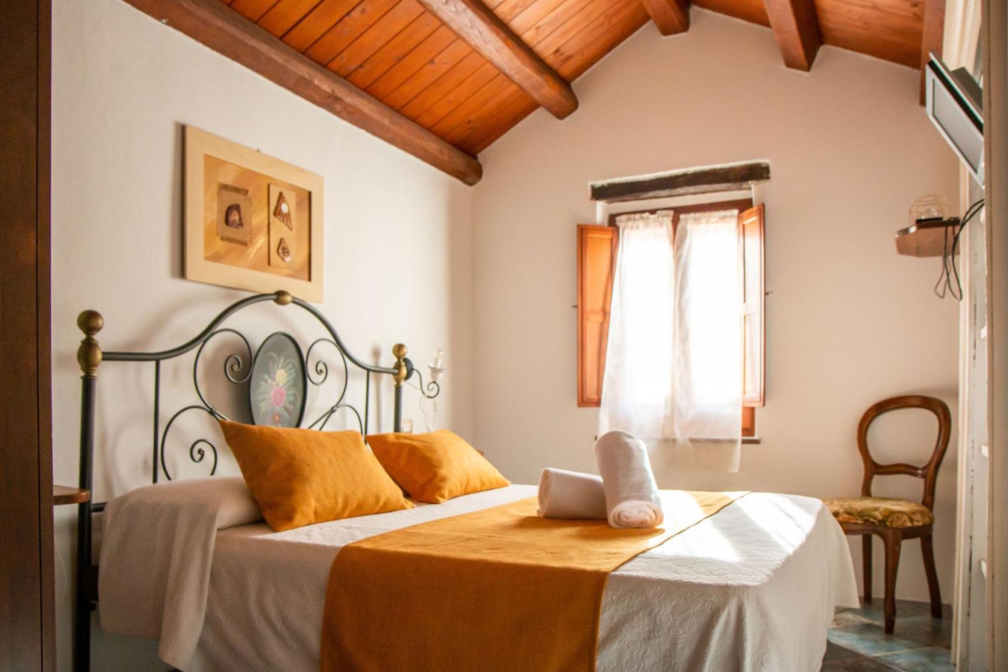 S'Ammentu House Hotel Боза Екстериор снимка