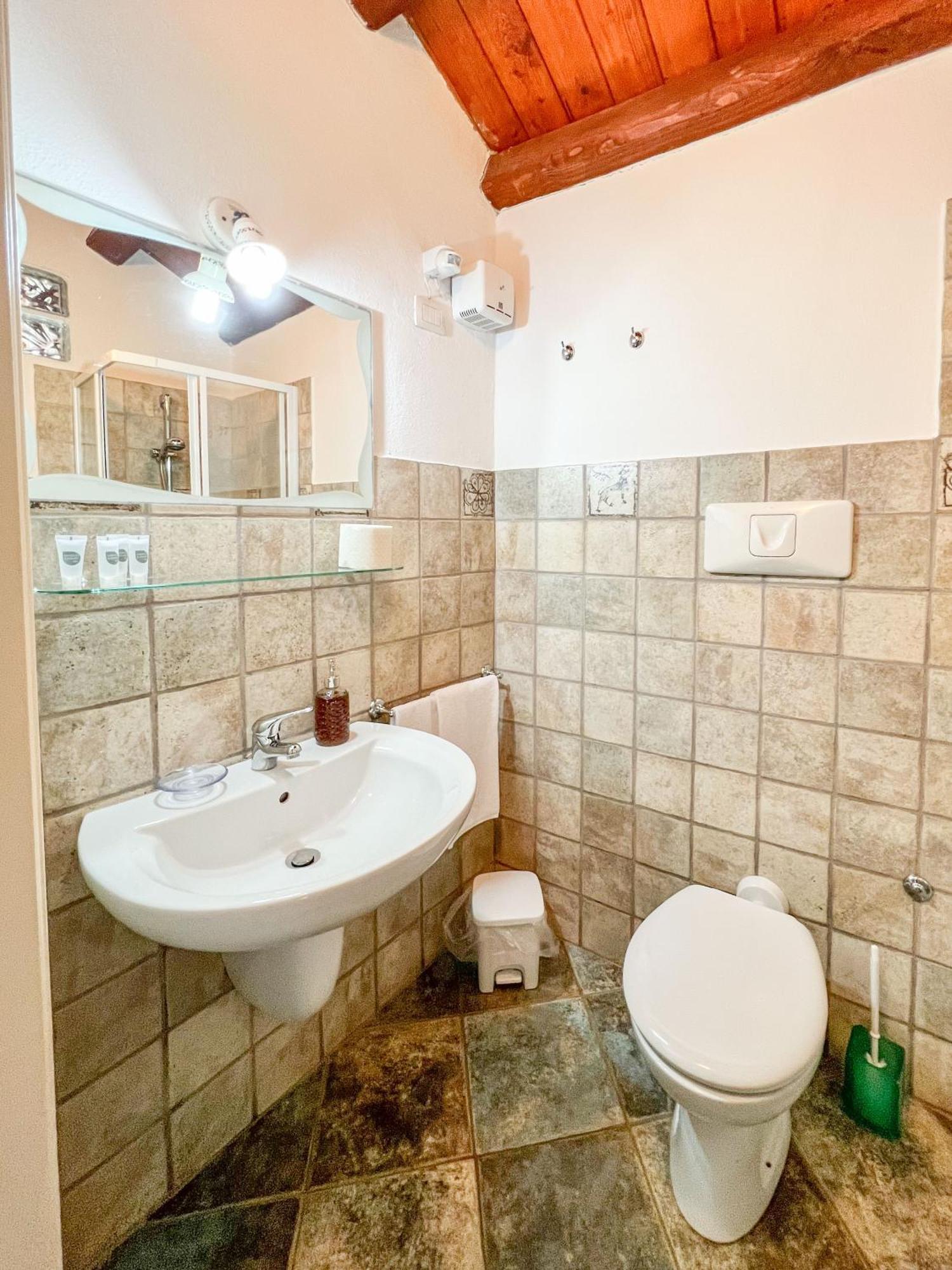 S'Ammentu House Hotel Боза Екстериор снимка